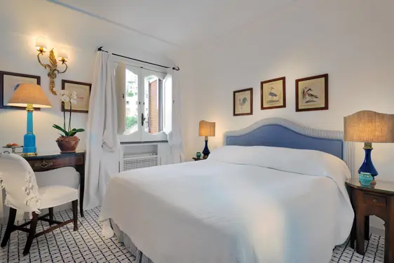 Le Sirenuse Room Inner Courtyard Room 10 Edit
