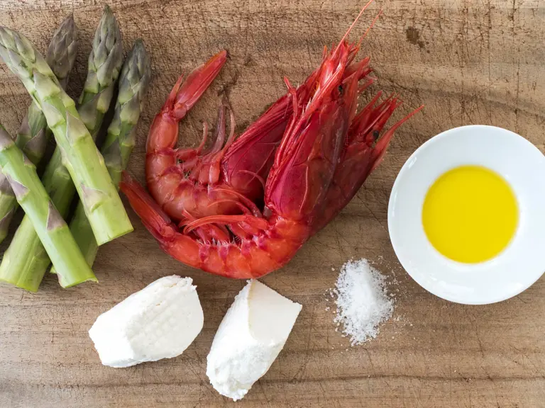 Wild Asparagus Purée With Red Shrimps And Ricotta Dsf3184